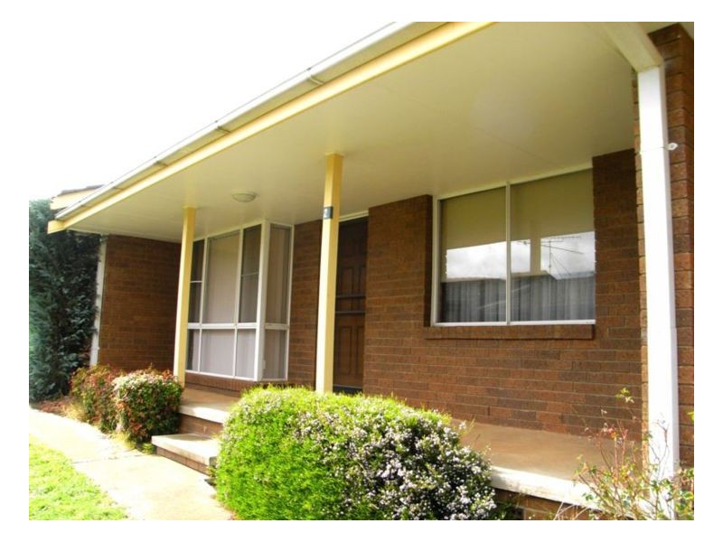 3/9 Balblair Street, Guyra NSW 2365