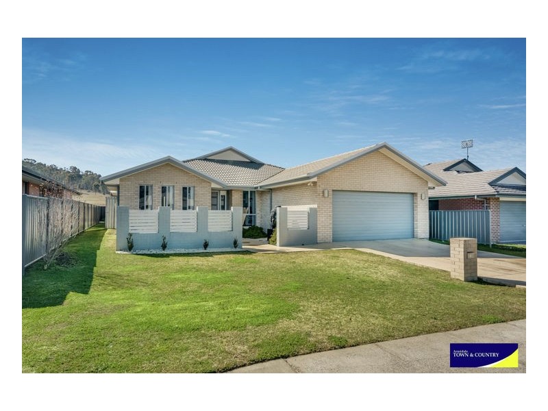 30 Albion Close, Armidale NSW 2350
