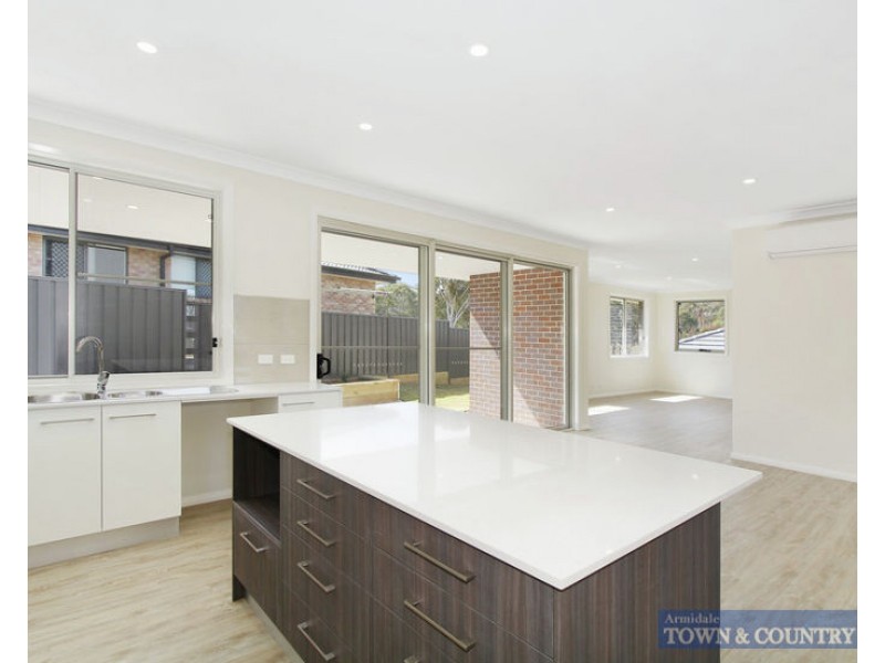 2 McGrath Place, Armidale NSW 2350
