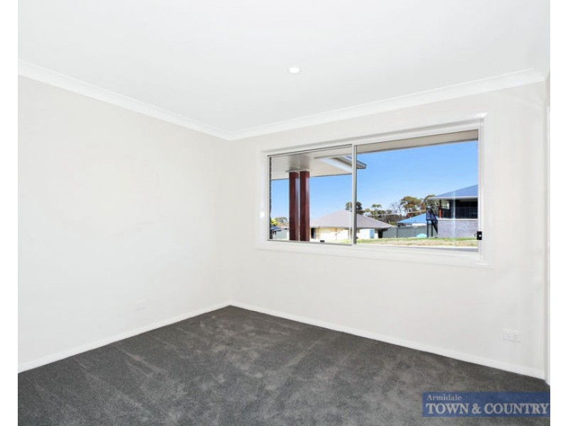 2 McGrath Place, Armidale NSW 2350
