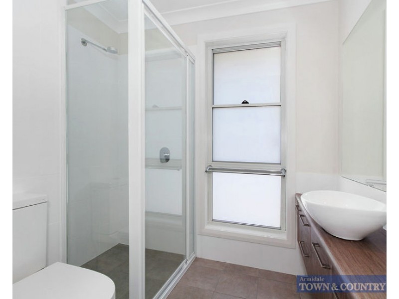 2 McGrath Place, Armidale NSW 2350