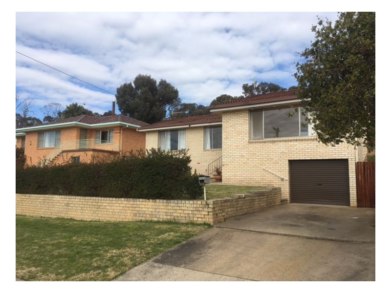 8 Curtis Street, Armidale NSW 2350