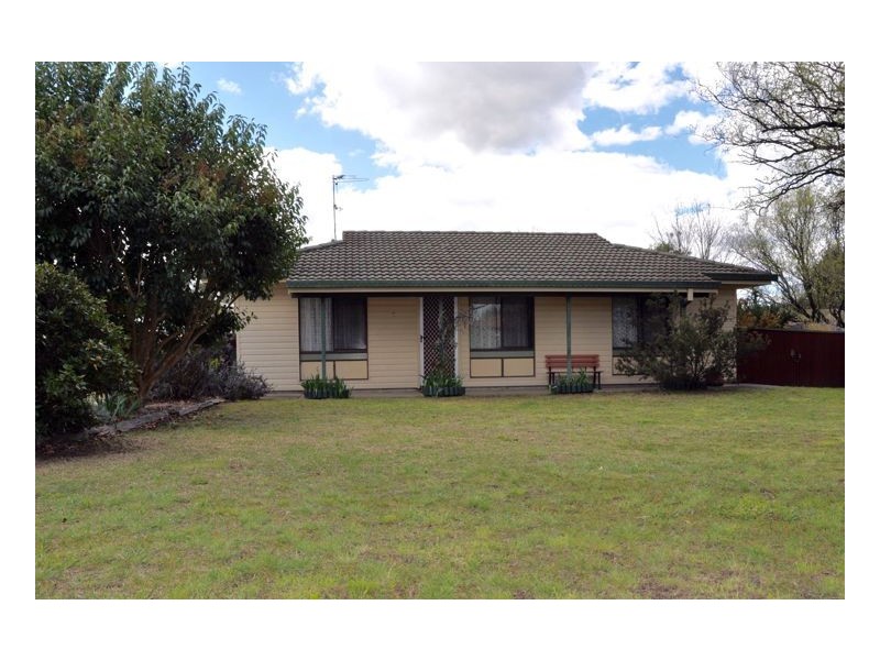 3 Bailey Crescent, Armidale NSW 2350