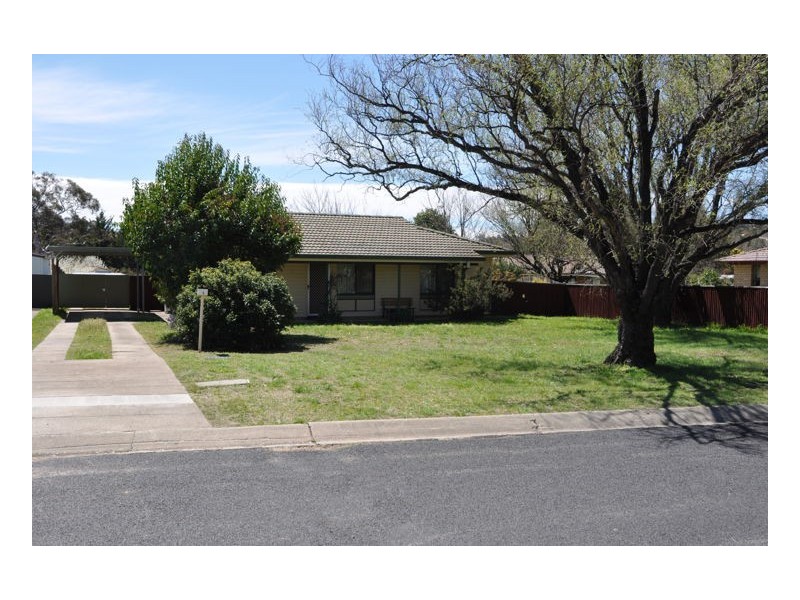 3 Bailey Crescent, Armidale NSW 2350