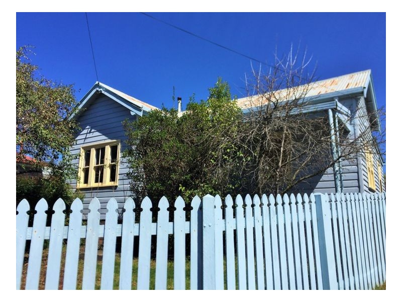 2A Marsh Street, Armidale NSW 2350