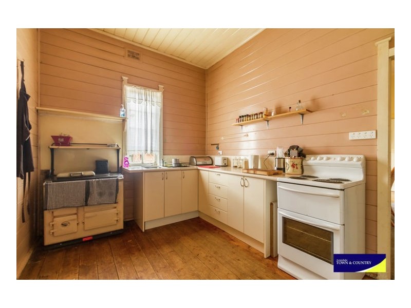 16 Tenterden Street, Guyra NSW 2365