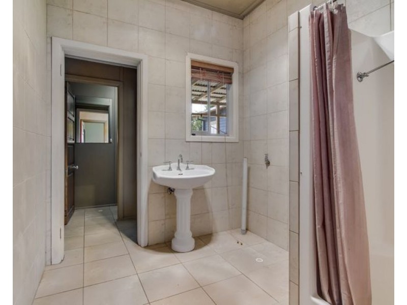 2/136 Allingham Street, Armidale NSW 2350