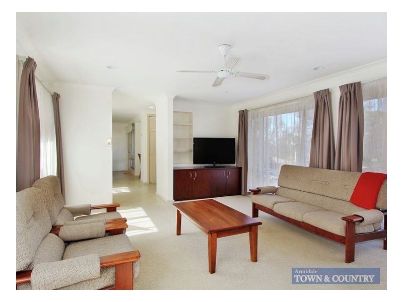 9 Werrina Crescent, Armidale NSW 2350