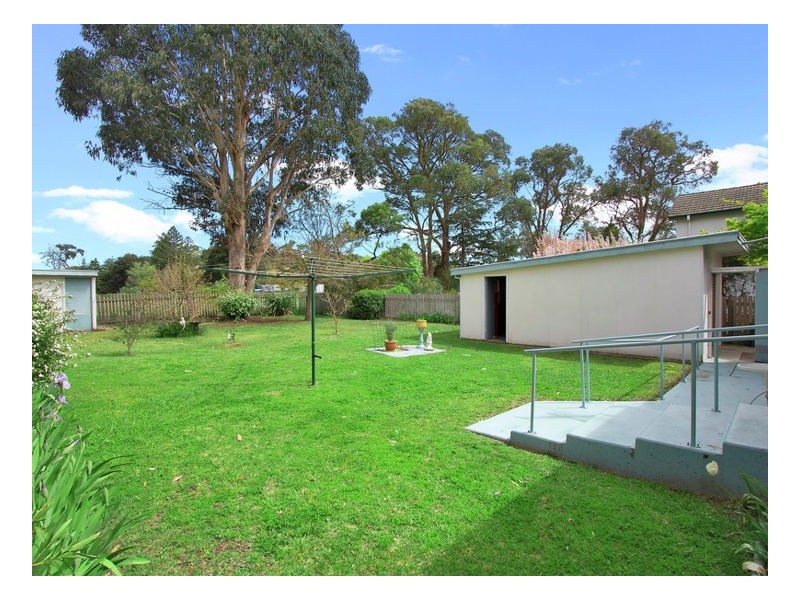 12 Glenelg Road, Armidale NSW 2350