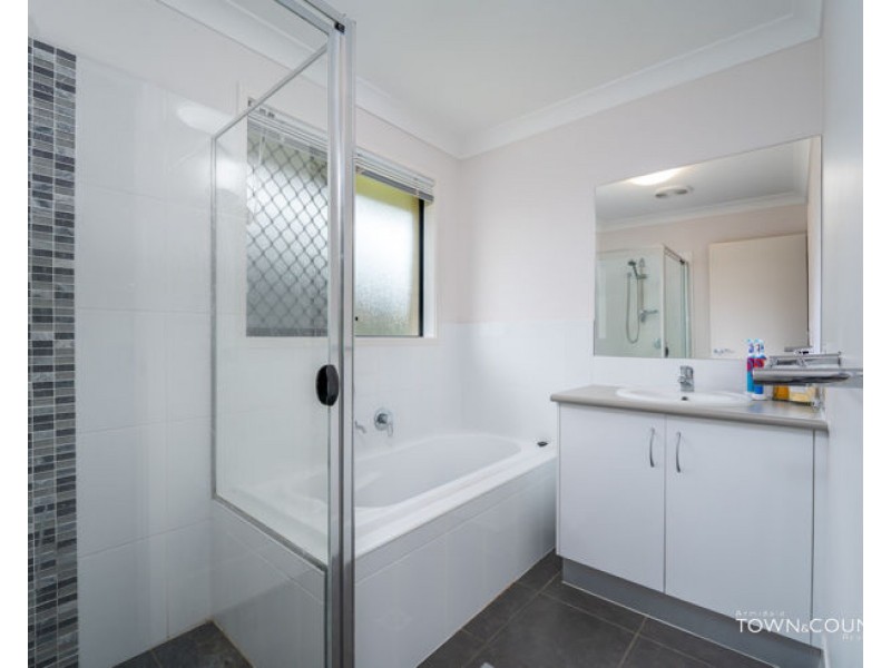 5 McGrath Place, Armidale NSW 2350