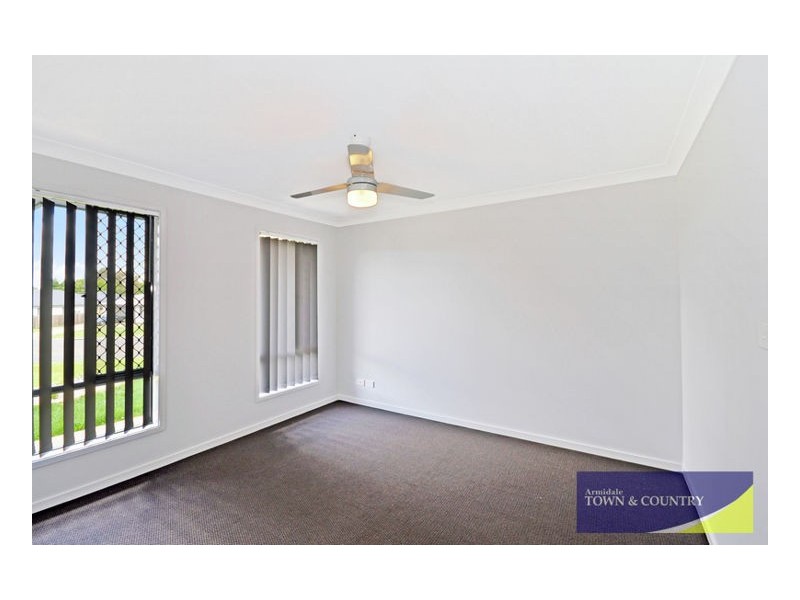 9 White Gum Place, Guyra NSW 2365