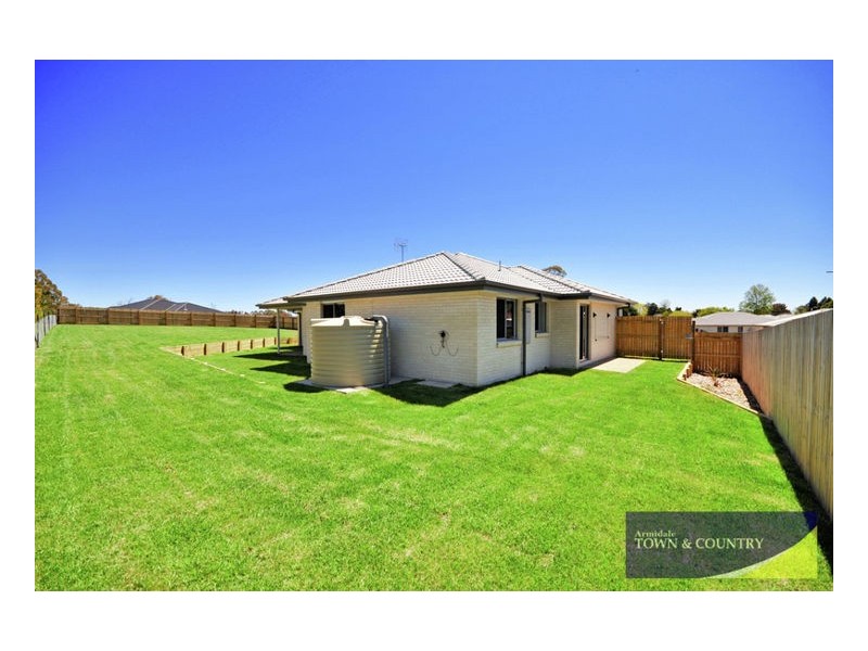 9 White Gum Place, Guyra NSW 2365
