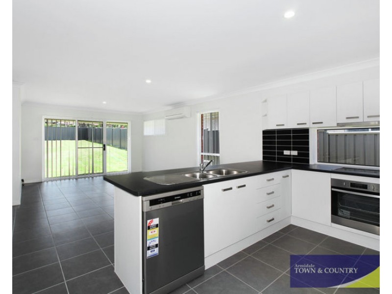 1/20 Schaefer Drive, Armidale NSW 2350