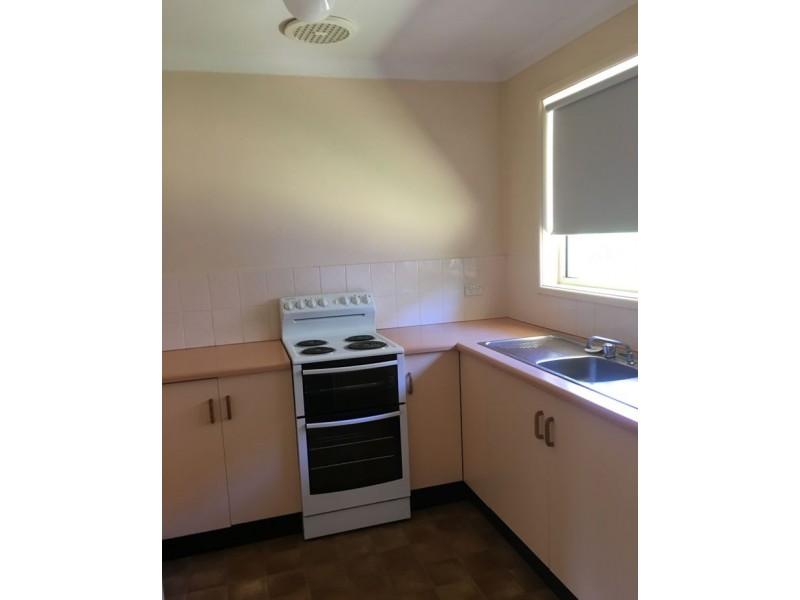 2/13 Richardson Avenue, Armidale NSW 2350