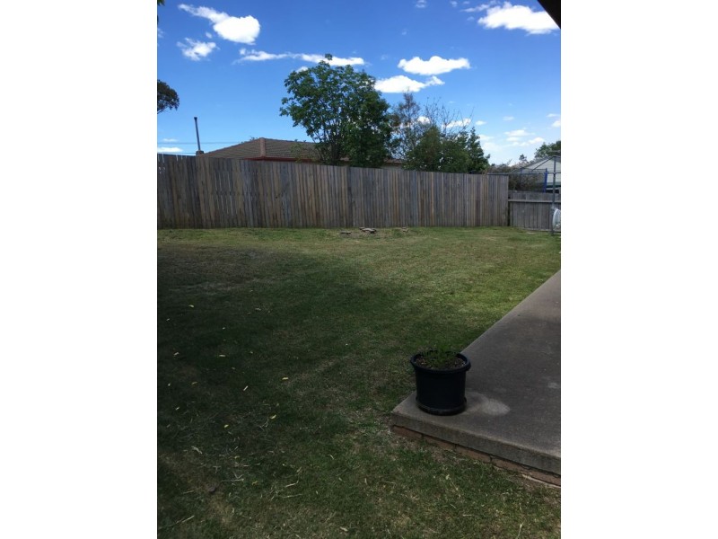 2/13 Richardson Avenue, Armidale NSW 2350