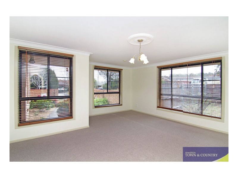 10 Patricia Close, Armidale NSW 2350