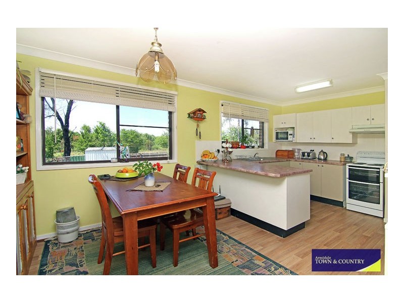 2 Howard Place, Armidale NSW 2350