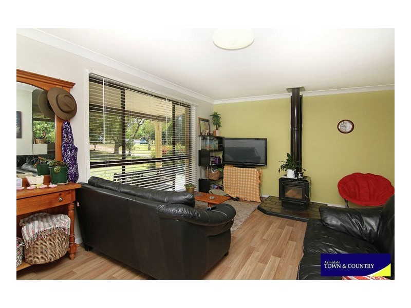 2 Howard Place, Armidale NSW 2350