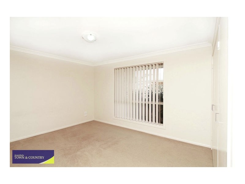 2/13 Amber Close, Armidale NSW 2350