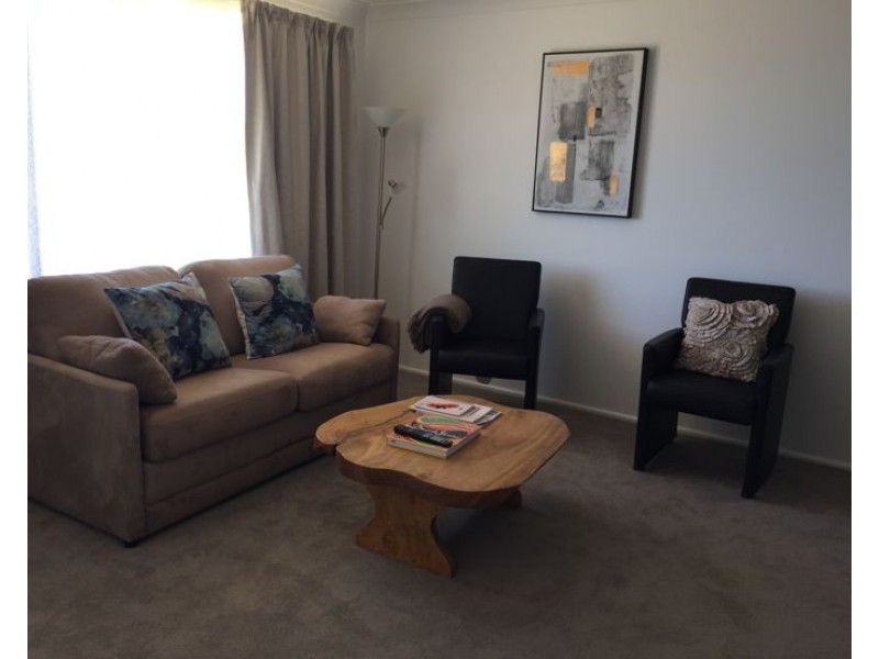 2/12 College Avenue, Armidale NSW 2350