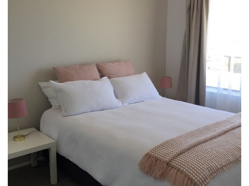 2/12 College Avenue, Armidale NSW 2350