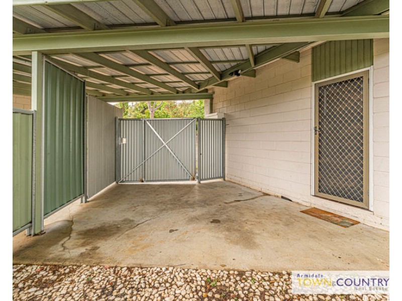 2/18 Nyssa Street, Armidale NSW 2350