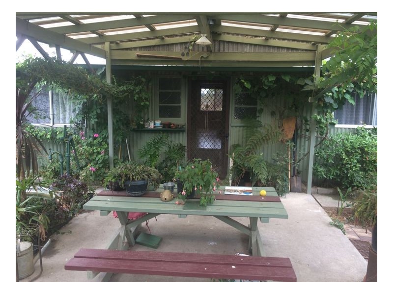 11 Queen Street, Hillgrove NSW 2350