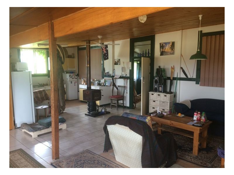 11 Queen Street, Hillgrove NSW 2350