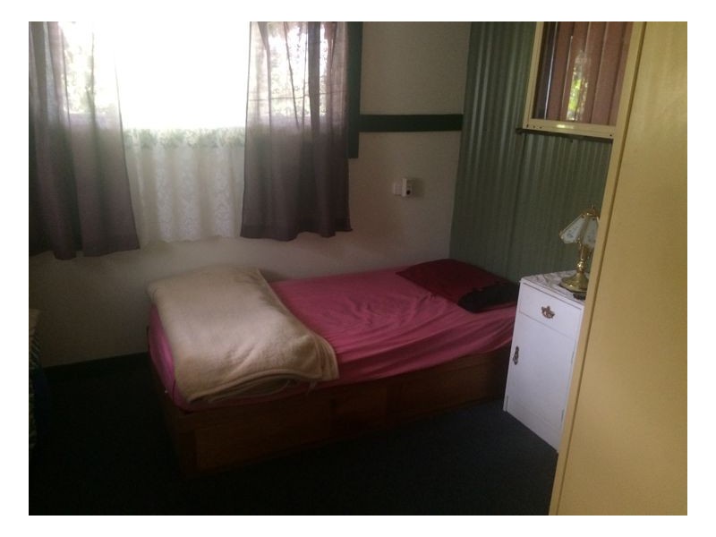 11 Queen Street, Hillgrove NSW 2350