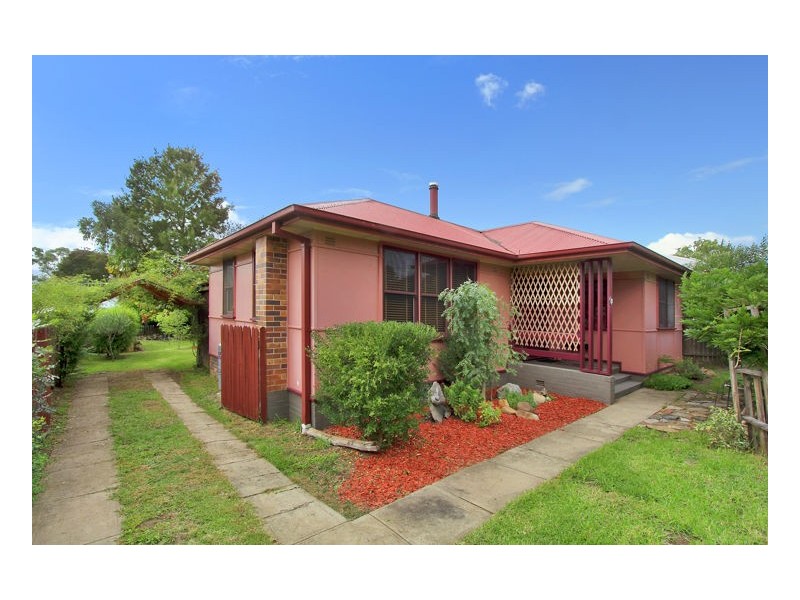 13 Jones Avenue, Armidale NSW 2350