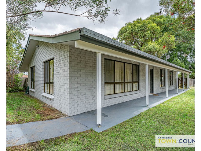 30 Verna Close, Armidale NSW 2350