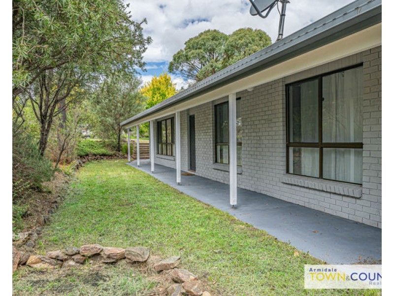 30 Verna Close, Armidale NSW 2350
