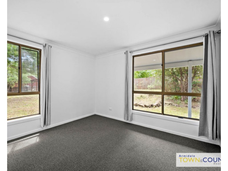 30 Verna Close, Armidale NSW 2350