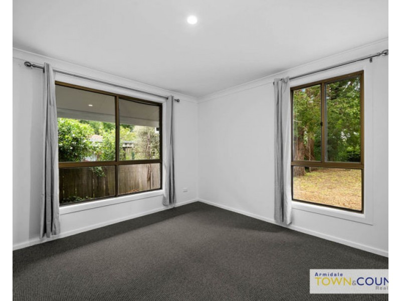 30 Verna Close, Armidale NSW 2350