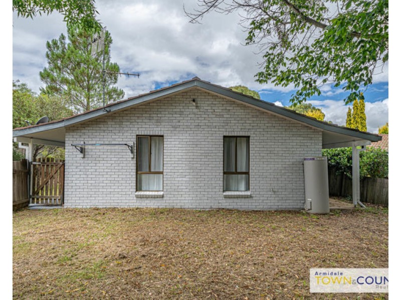 30 Verna Close, Armidale NSW 2350