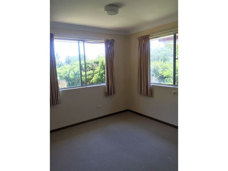 11 Mckeon Avenue, Armidale NSW 2350