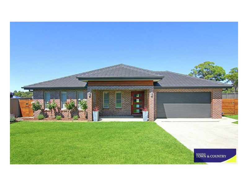 3 Campbell Parade, Armidale NSW 2350