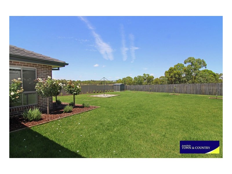 3 Campbell Parade, Armidale NSW 2350