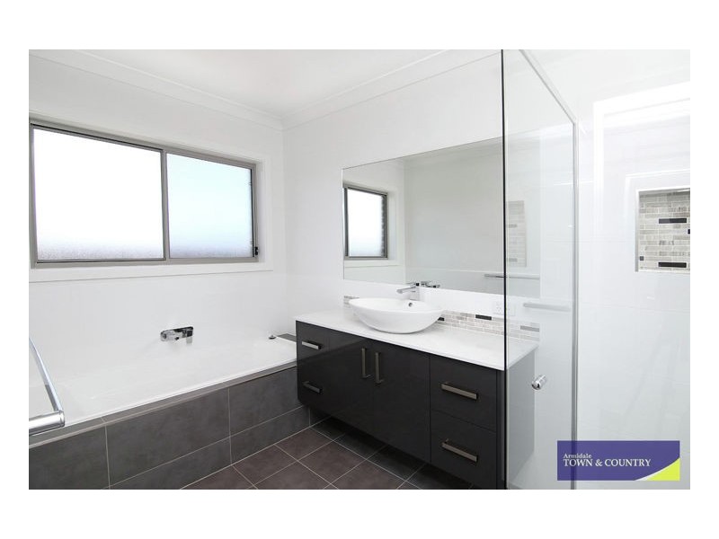 3 Campbell Parade, Armidale NSW 2350