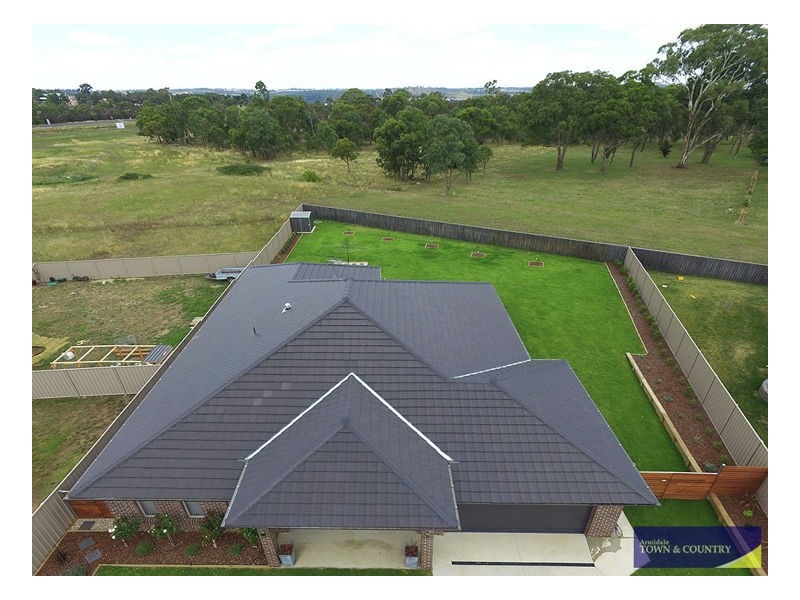 3 Campbell Parade, Armidale NSW 2350