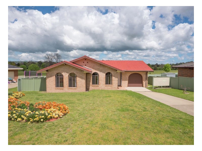 6 Chandler Close, Armidale NSW 2350