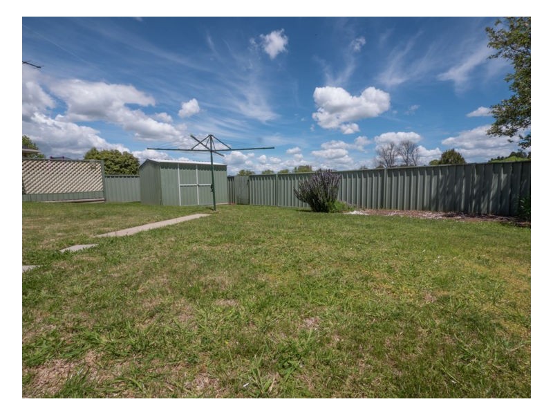 6 Chandler Close, Armidale NSW 2350