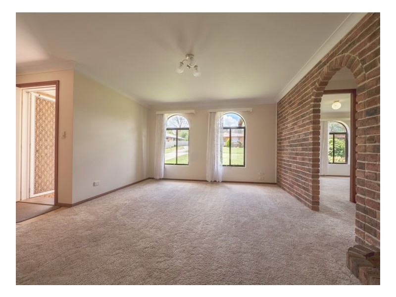 6 Chandler Close, Armidale NSW 2350