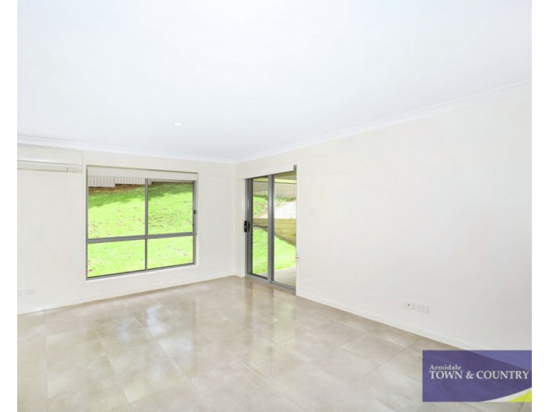 2/11 Grandview Crescent, Armidale NSW 2350