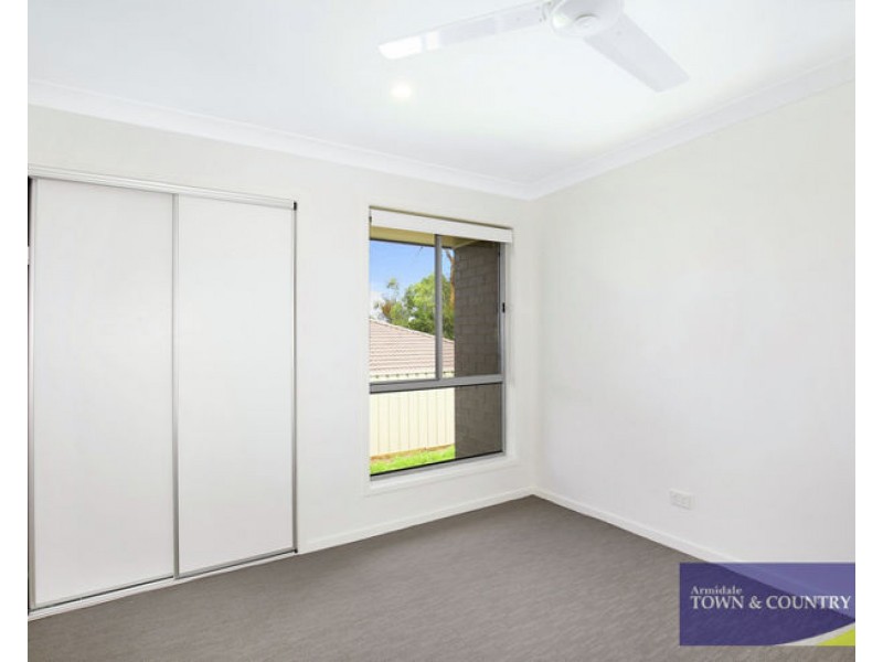 2/11 Grandview Crescent, Armidale NSW 2350