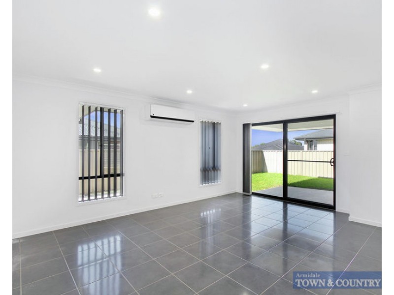 16 Holmfield Drive, Armidale NSW 2350