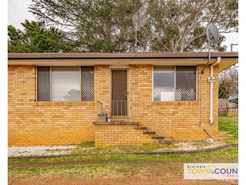 1/12 College Avenue, Armidale NSW 2350