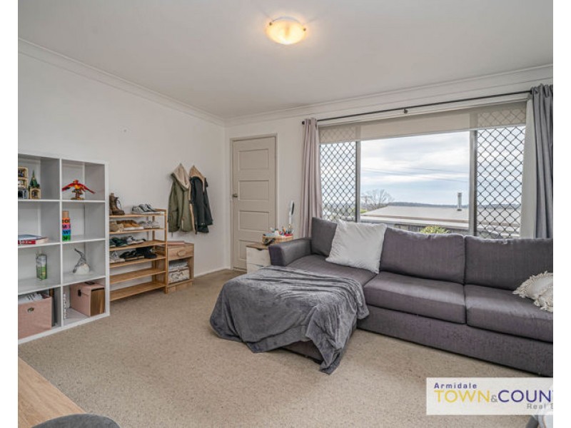 1/12 College Avenue, Armidale NSW 2350