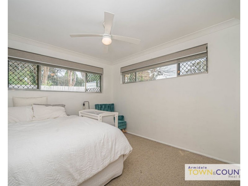 1/12 College Avenue, Armidale NSW 2350