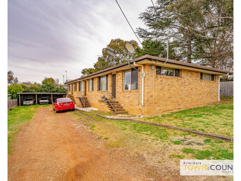 1/12 College Avenue, Armidale NSW 2350